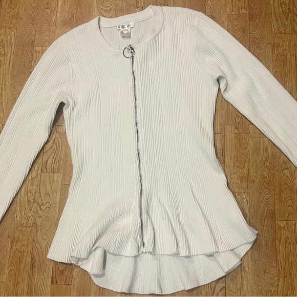 VENUS Ribbed Zip-Front Top / Peplum Sweater - Picture 6 of 7